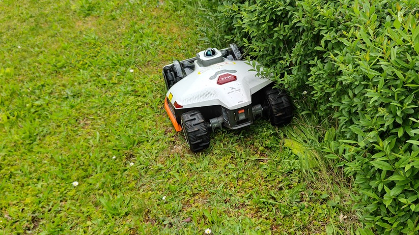 Mammotion Luba 3 AWD 3000: LiDAR, RTK und KI-Kameras, 40 cm Schnittbreite und 12-Ah-Akku