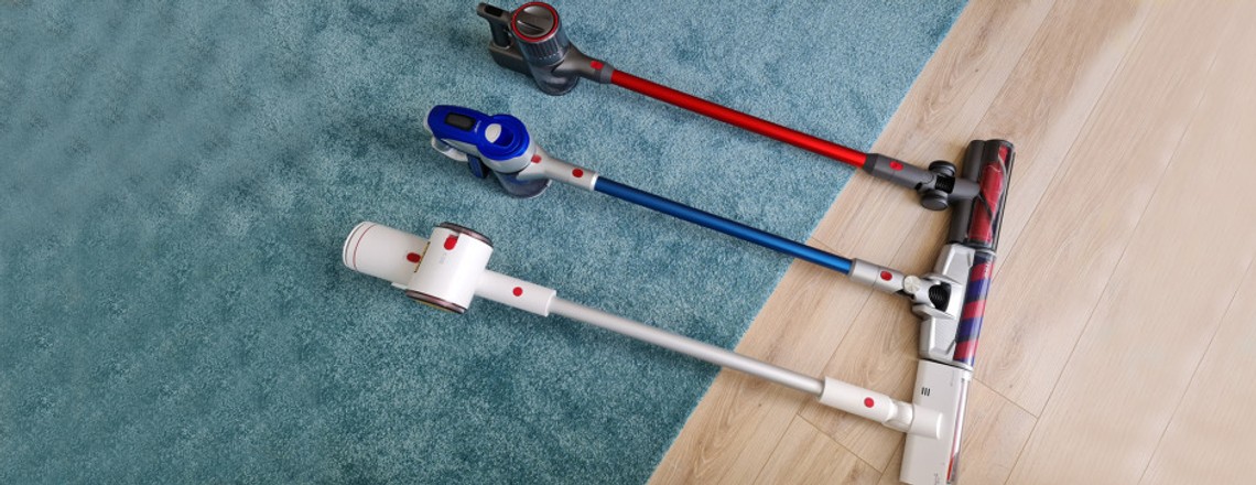 Teuer gegen Billig: Drei Akku-Staubsauger ab 75 Euro