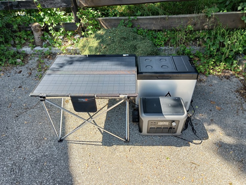 Solarcampingtisch Technaxx TX-252