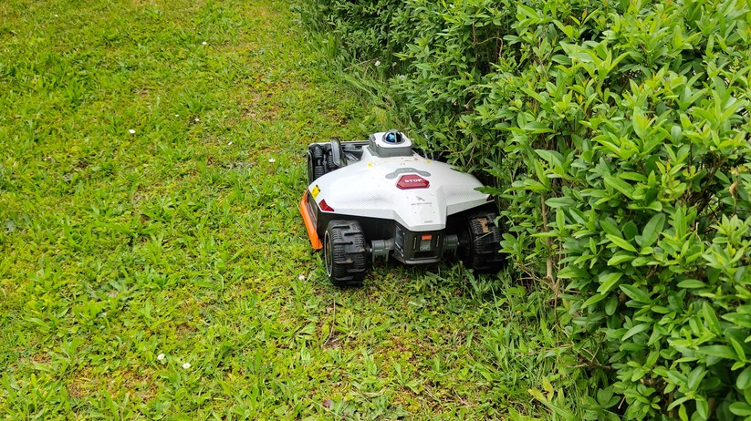 Mammotion Luba 3 AWD 3000: LiDAR, RTK und KI-Kameras, 40 cm Schnittbreite und 12-Ah-Akku