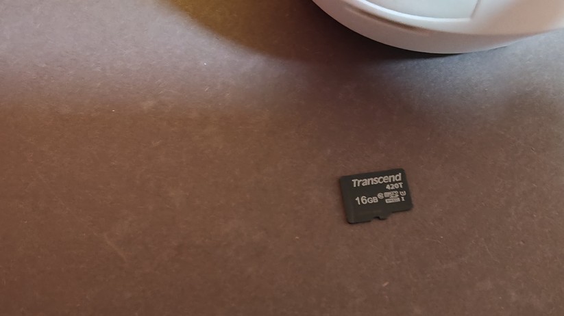 Air-Q Radon: Der Luftgütesensor misst in der Standardausstattung Radon, VOC, Temperatur, Luftfeuchtigkeit und Luftdruck. Der Air-Q Radon Science kann hingegen mit bis zu 11 Sensoren ausgestattet werden (Radon, VOC, Temperatur, Luftfeuchtigkeit, Luftdruck, CO₂, Feinstaub PM1, PM2.5, PM4, PM10, Partikelgröße).