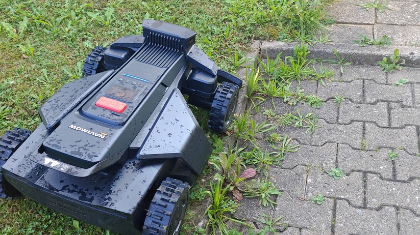 Segway Navimow X420: Großer und schwerer Allrad-Mähroboter mit RTK- und Kamera-Navigation für Rasenflächen bis 2000 m², 42 cm Schnittbreite, lenkbare Vorderräder, aber ohne Kantenschnittoptimierung.
