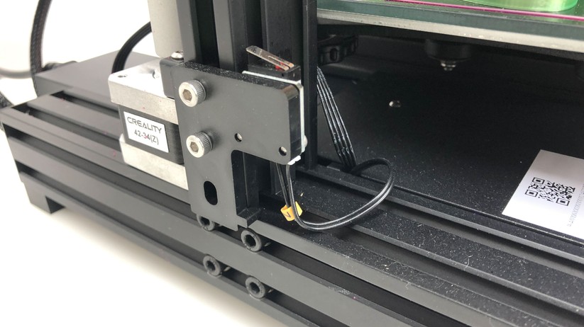 Durchdachte, stabile Montage und klar beschriftete Kabel und Buchsen zeichnen den Ender 3 aus.