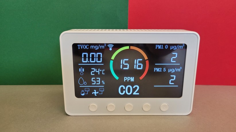 Tuya Smart Air Quality Monitor: Sensoren für Temperatur, Luftfeuchtigkeit, CO₂, TVOC, PM2.5 und PM1.0