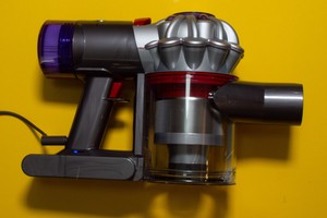 Guter kabelloser Dyson-Staubsauger für unter 300 Euro: Dyson V8 Advanced im Test