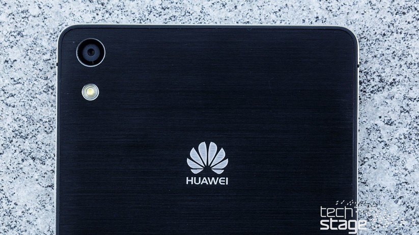 8-Megapixel-Kamera plus Foto-LED befinden sich auf der Rückseite aus gebürstetem Metall.