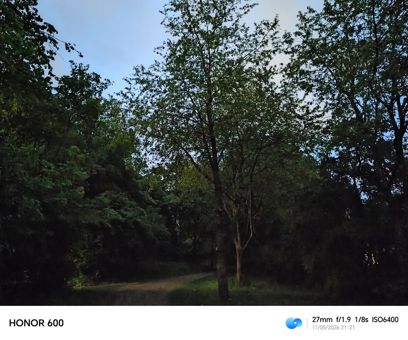  Hauptkamera bei Nacht