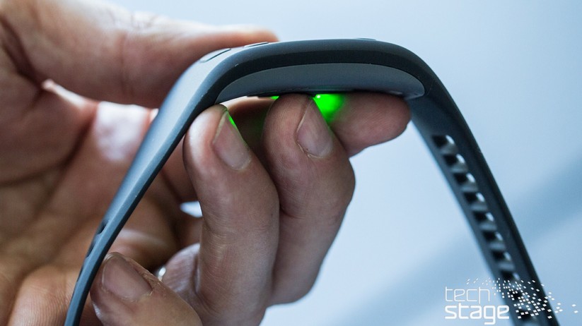 Adidas miCoach Fit Smart – Seitenansicht