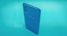 Test Samsung Galaxy A7: OLED-Display und drei Kameras