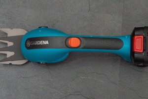 Gardena PowerCut 20/18V P4A im Test: Gras- und Strauchschere mit Stiel