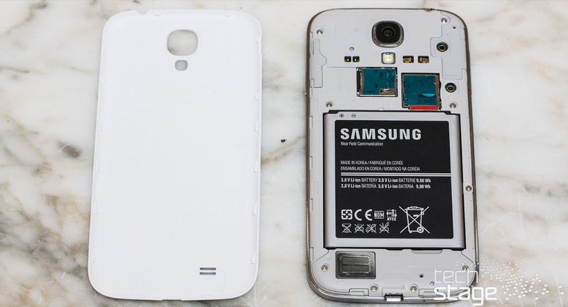 Blick unter die Haube: Unter dem Plastikdeckel steckt mehr Power, als das etwas billig wirkende Material vermuten lässt.