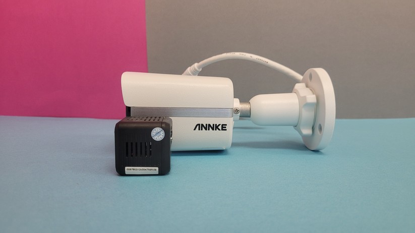 Somikon DV-715 Cube (ZX-5282): Größenvergleich mit Annke NC400