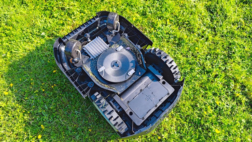 Der Ecovacs Goat GX-600 verfügt über ein schwimmendes Mähdeck und leistet gute Arbeit |