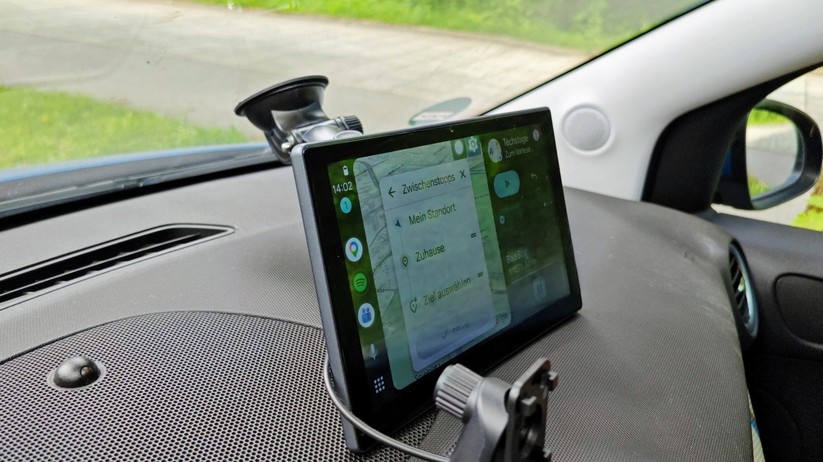 Lamtto RC30: Saugnapfhalterung an der Windschutzscheibe 