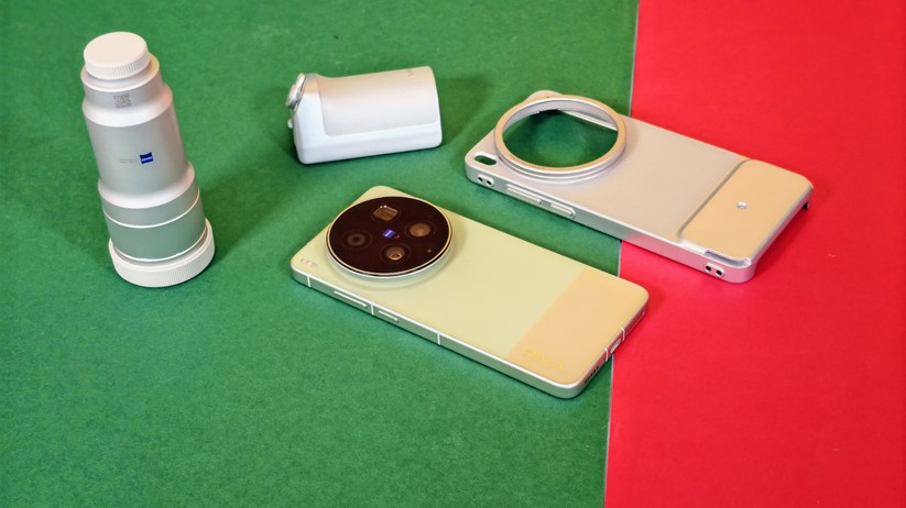 Vivo X300 Ultra mit Fotografie-Kit und Teleobjektiv