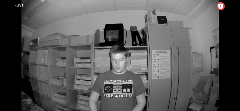 Mit zwei Infrarot-LEDs gelingen detaillierte Nachtaufnahmen.