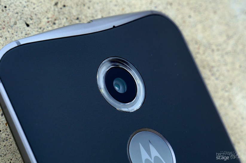 13 Megapixel Kamera mit Ring-Blitz-Design