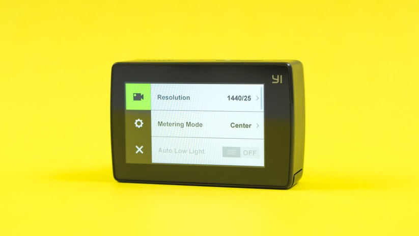 Der Bildschirm der Yi 4K Action Camera ist 2,19 Zoll groß und löst mit nHD (= 640 × 360 Pixeln auf)