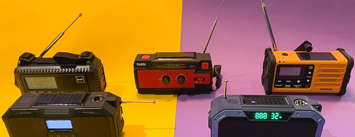 Notfall-Radios mit Licht, Solar & Kurbel