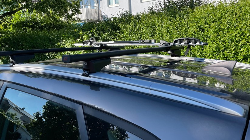 Ein Fahrradträger für das Autodach bietet oft zu wenig Traglast für ein E-Bike mit Akku.