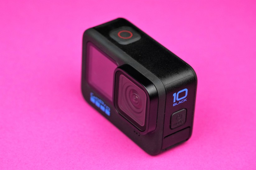 GoPro Hero10 Black: Auch ohne zusätzliches Gehäuse ist die GoPro Hero10 Black zehn Meter wasserdicht.