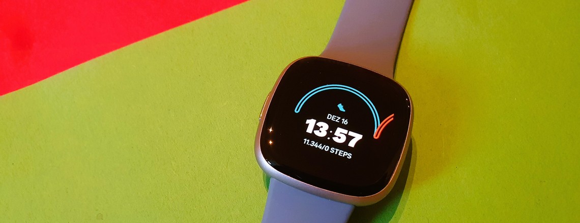 Fitbit Versa 4
