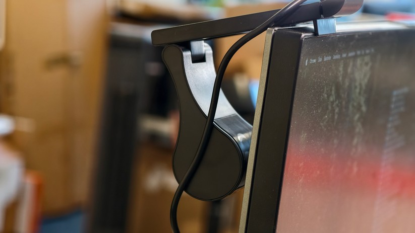 Quntis Screenbar mit Backlight und Remote Bilder