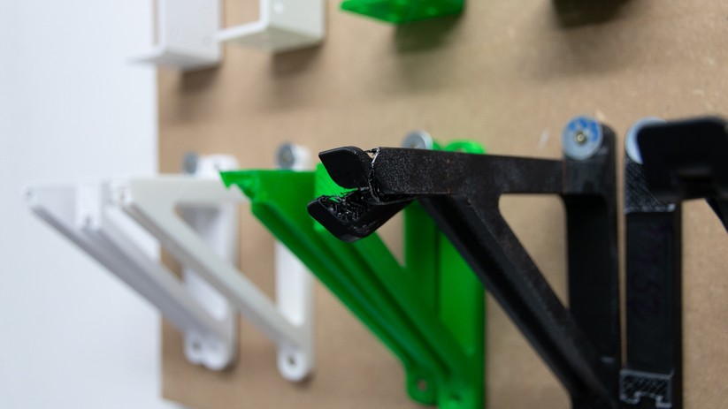 ABS ist für hohe Stabilität und starke Schrumpfung bekannt.