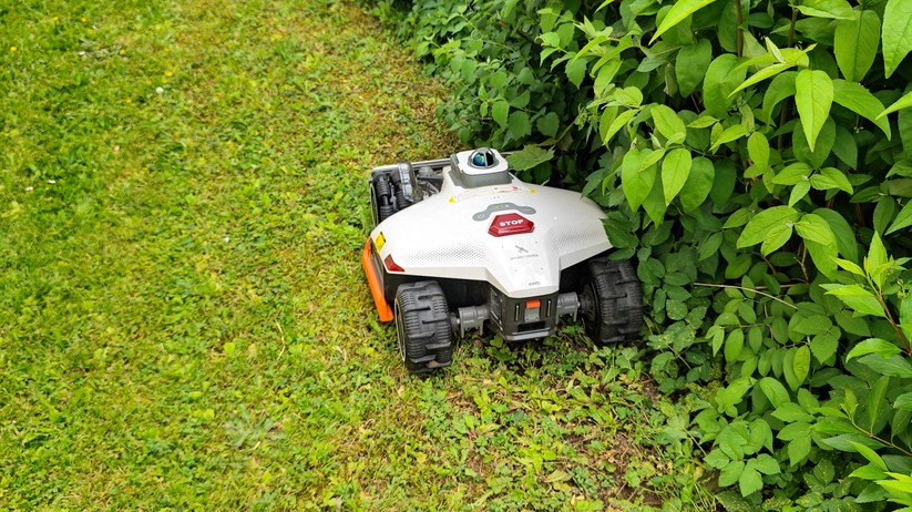 Mammotion Luba 3 AWD 3000: LiDAR, RTK und KI-Kameras, 40 cm Schnittbreite und 12-Ah-Akku