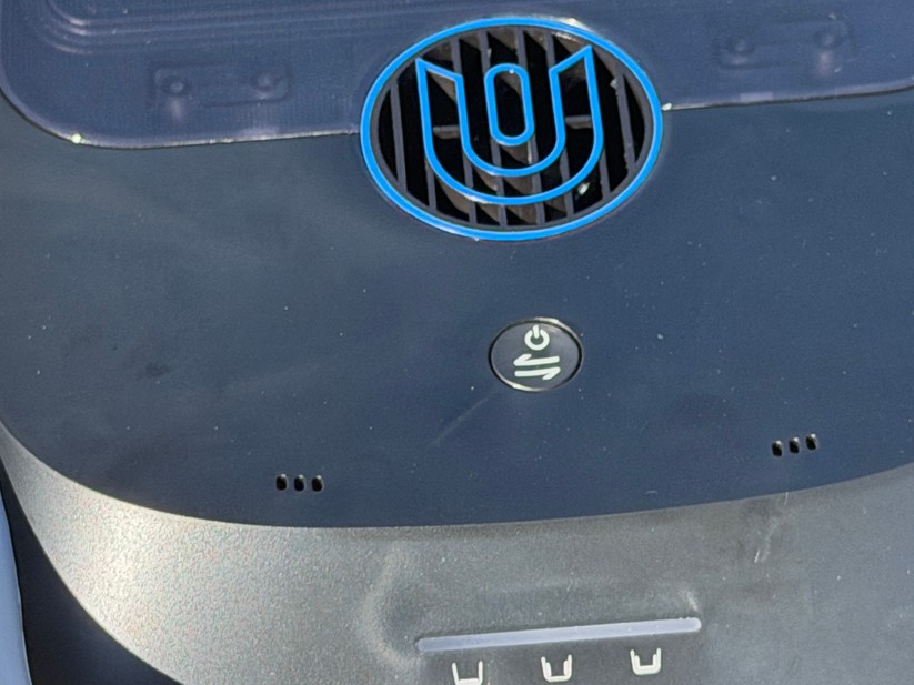Ecovacs Ultramarine P1