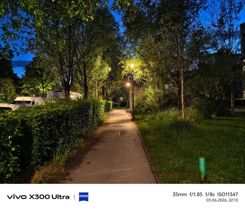  Hauptkamera bei Nacht
