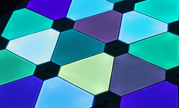 Nanoleaf Aurora Rhythm im Test: Lichtertanz zur Musik