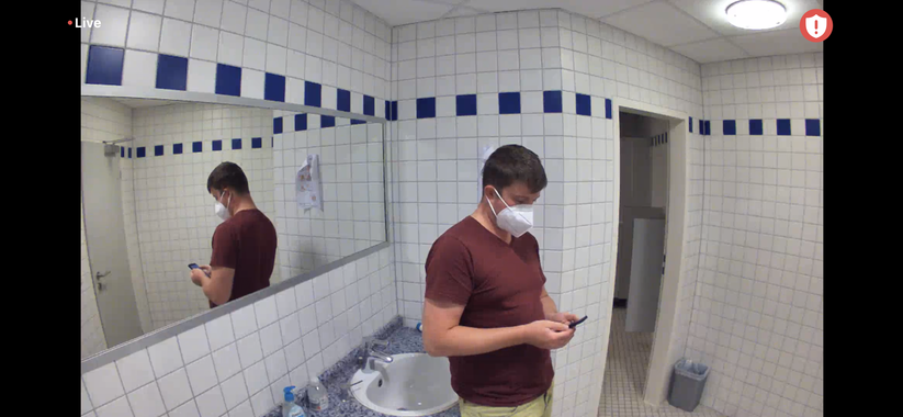 Arlo Essential Indoor Camera: Aufnahme bei Licht