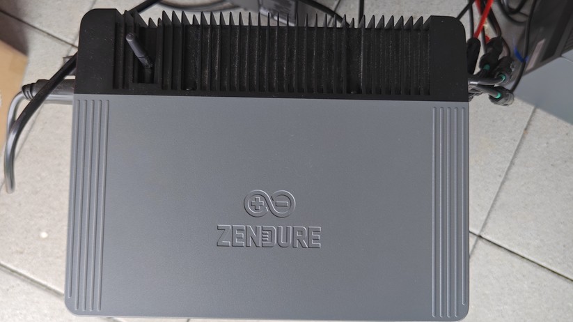 Zendure Solarflow 2400 Pro