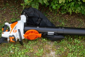 Akku-Laubsauger Stihl SHA 56 im Test: teuer, aber leistungsstark und leise