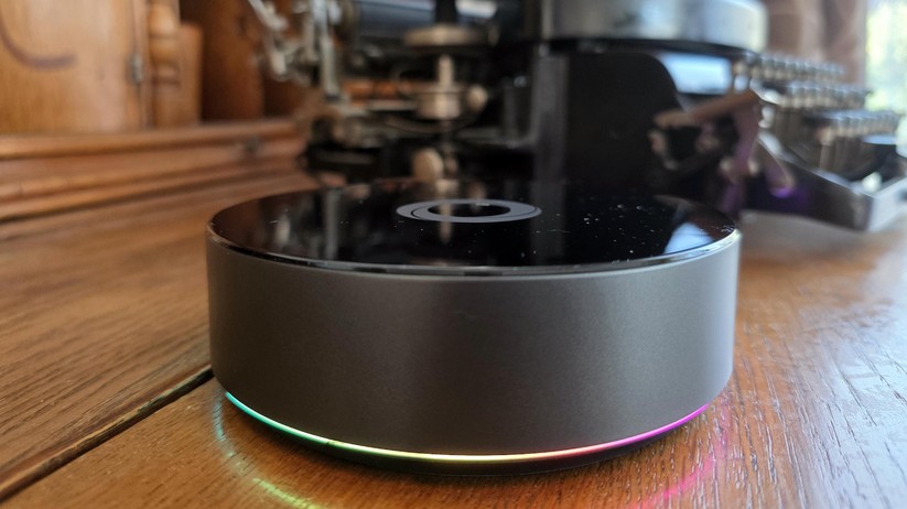 Homey Pro (2026) mit 1,5 GHz Quad-Core ARMv8, 4GB RAM, 8 GB eMMC Flash, WLAN 2,4- und 5-GHz, Zigbee 3.0, Z-Wave, Thread, Matter, Bluetooth, Infrarot, 433 MHz, Ethernet per Adapter