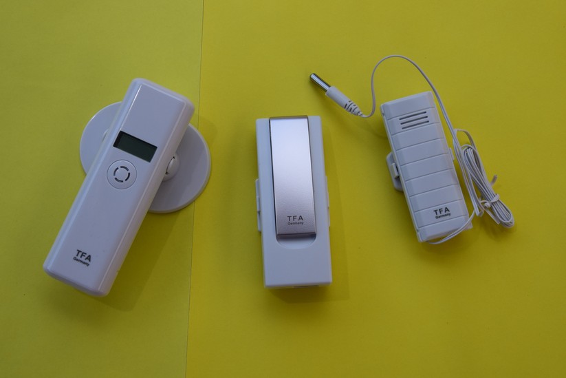 Thermo-/Hygrosensor für außen, das Gateway und ein Temperatursensor mit Fühlkabel