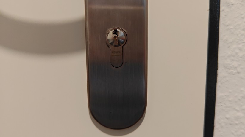 Switchbot Lock Ultra mit Keypad Vision: Montage Schloss