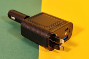 Ladegerät für den Zigarettenanzünder mit Laser für 10 €: AmazeFan 4-in-1 im Test