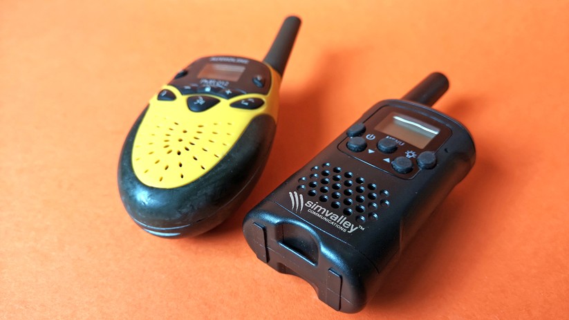 PMR446-Geräte sind frei nutzbar, weit verbreitet und günstig.