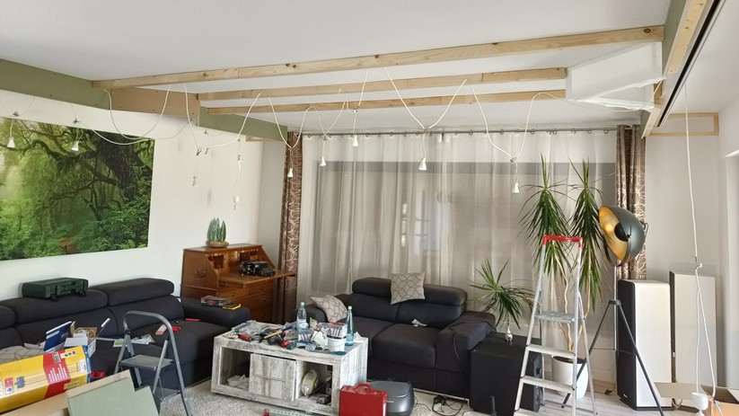 Verkabelung und Chaos während des Baus