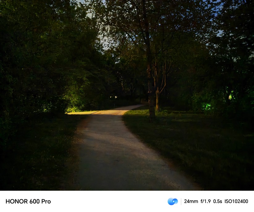  Hauptkamera bei Nacht 