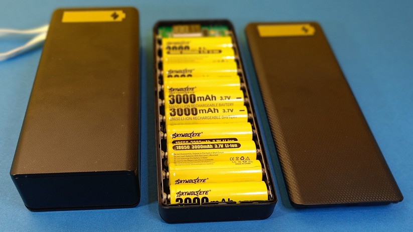 In das Modell links passen 16 Zellen, in die rechte Powerbank immerhin 10 Stück.