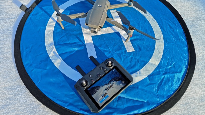 Helle Monitore, hier der des Smart Controllers von DJI, helfen alle wichtigen Einstellungen im Blick zu behalten.