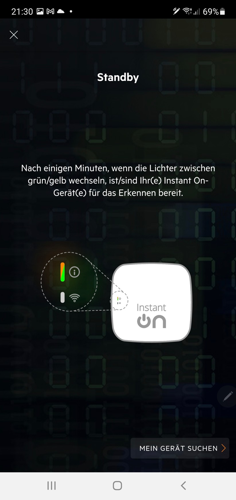 Nach ein paar weiteren Schritten blinkt der AP17 links außen mal grün, mal gelb: Jetzt ist er bereit, mittels Bluetooth vom Smartphone erkannt zu werden.