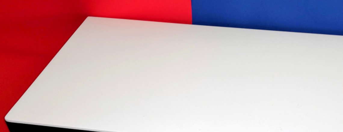 Flache Soundbar Teufel Sounddeck Streaming im Test