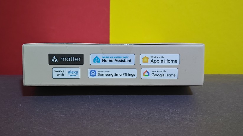 Mit dem Aqara Climate Sensor W100 kann man das Thermostat W500 steuern. Auch ist die Koppelung eines externen Temperatursensors möglich. Und mit den frei programmierbaren Tasten kann man den W100 auch als Schalter verwenden.