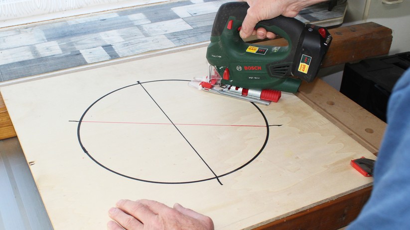 Kabellose Sägen sind deutlich bequemer in der Handhabung.