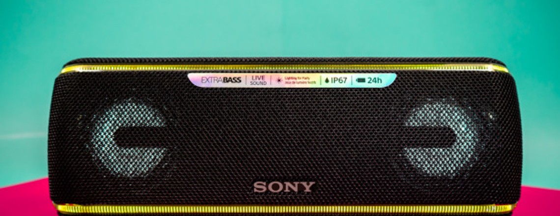 Sony SRS-XB41 im Test: Outdoor-Lautsprecher mit Licht-Effekten