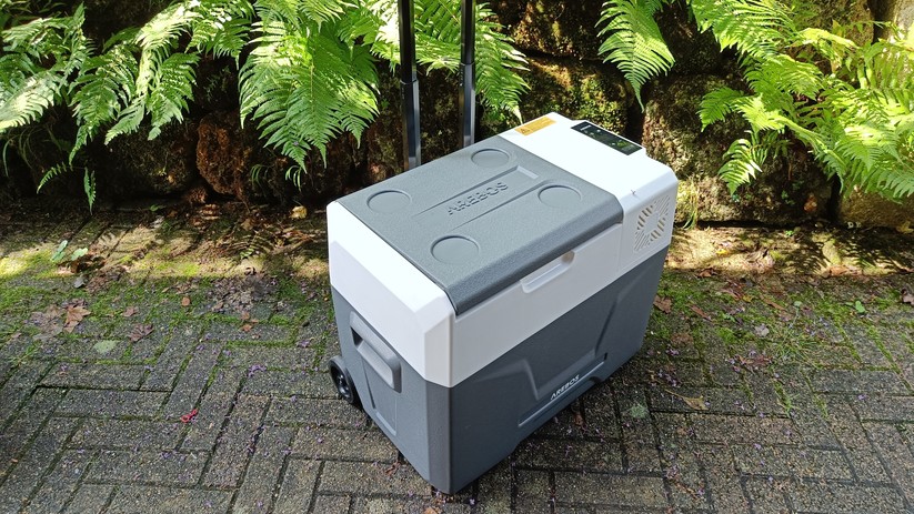 Kühlbox mit Rollen von Arebos